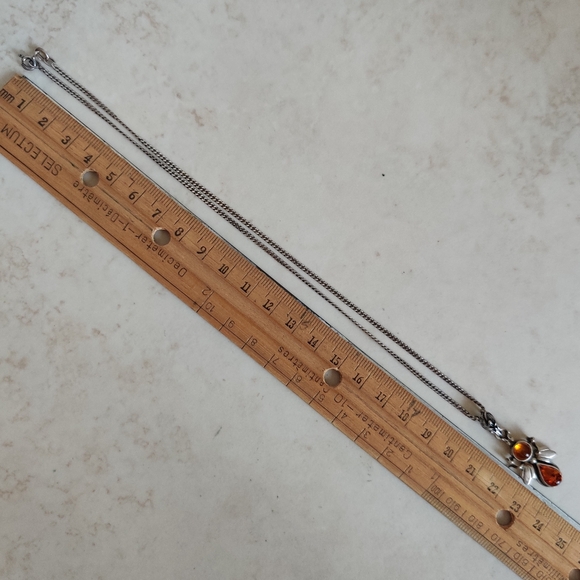 Vintage Baltic Amber Insect / Fly Pendant - Picture 7 of 16